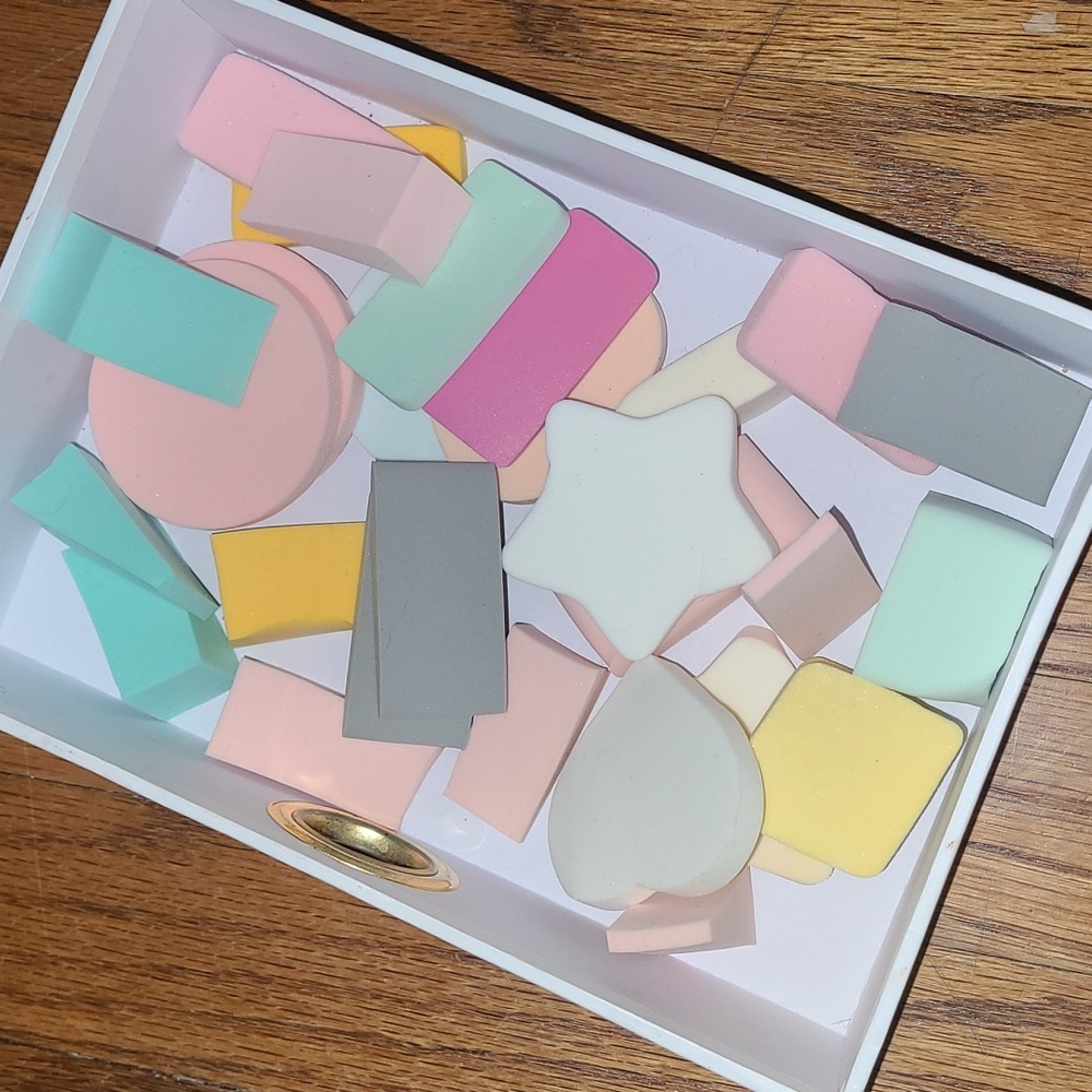 7 Beauty Blenders Various